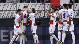 也得益于她 也得益于她